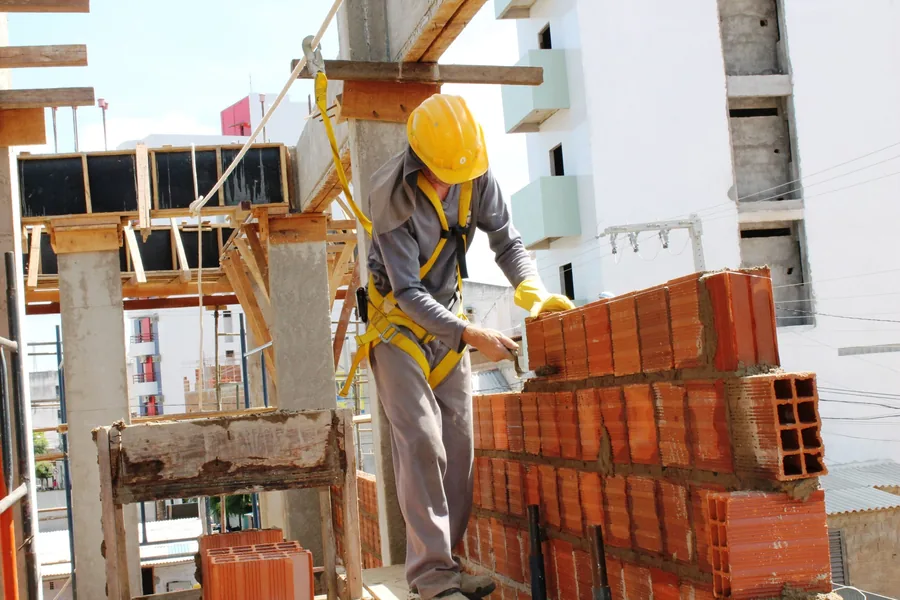 Jorge Luis Isnardi – Construção, reformas e reparos. — Serviços em Campo Grande/MS
